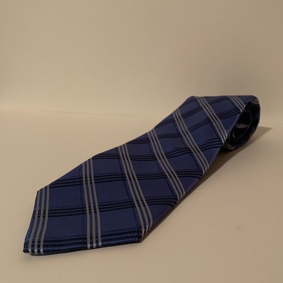 IZOD Blue Striped Men's Necktie - Picture 7 of 8